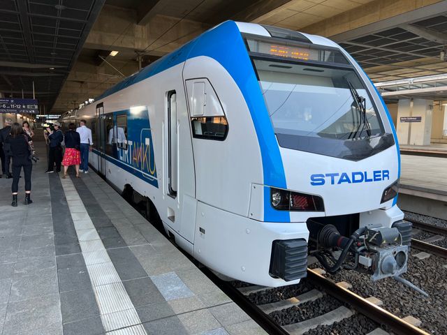 Auf dem Soirée Suisse die bahntastische Schweiz in Berlin erleben